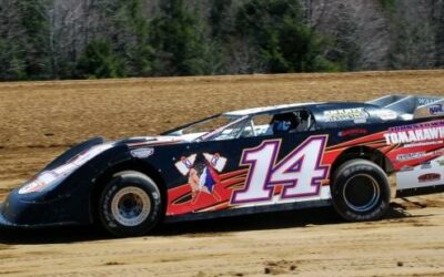 Tomahawks race car bringing hockey fans to the dirt track
