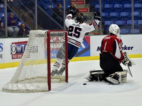 Tomahawks Down Titans 3-2