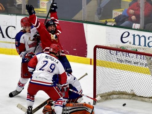 Glander Backstops Tomahawks to 2-1 Victory