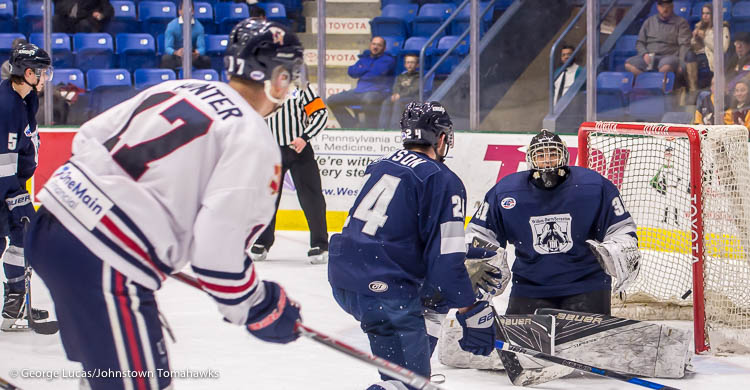 Tomahawks Entertain Fans With High-Scoring 7-5 Win