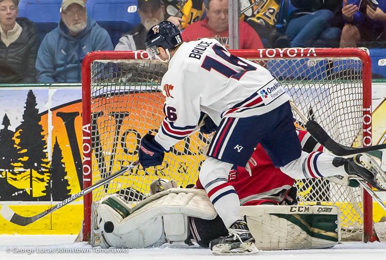 Ice Dogs Skate Past Tomahawks 5-2